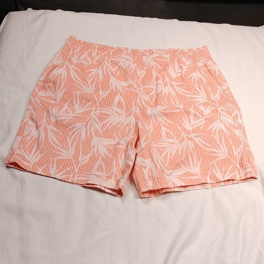 Lands End women's mid rise shorts size 12